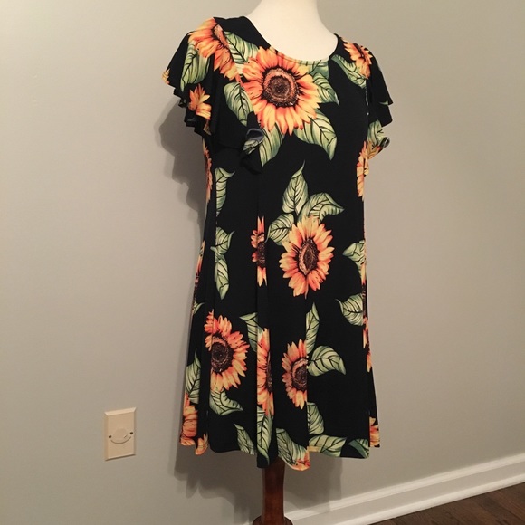 Brand new boutique dress! Size medium - Picture 2 of 2
